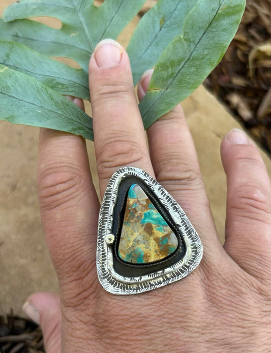 Royston Triangle Shadowbox Ring
