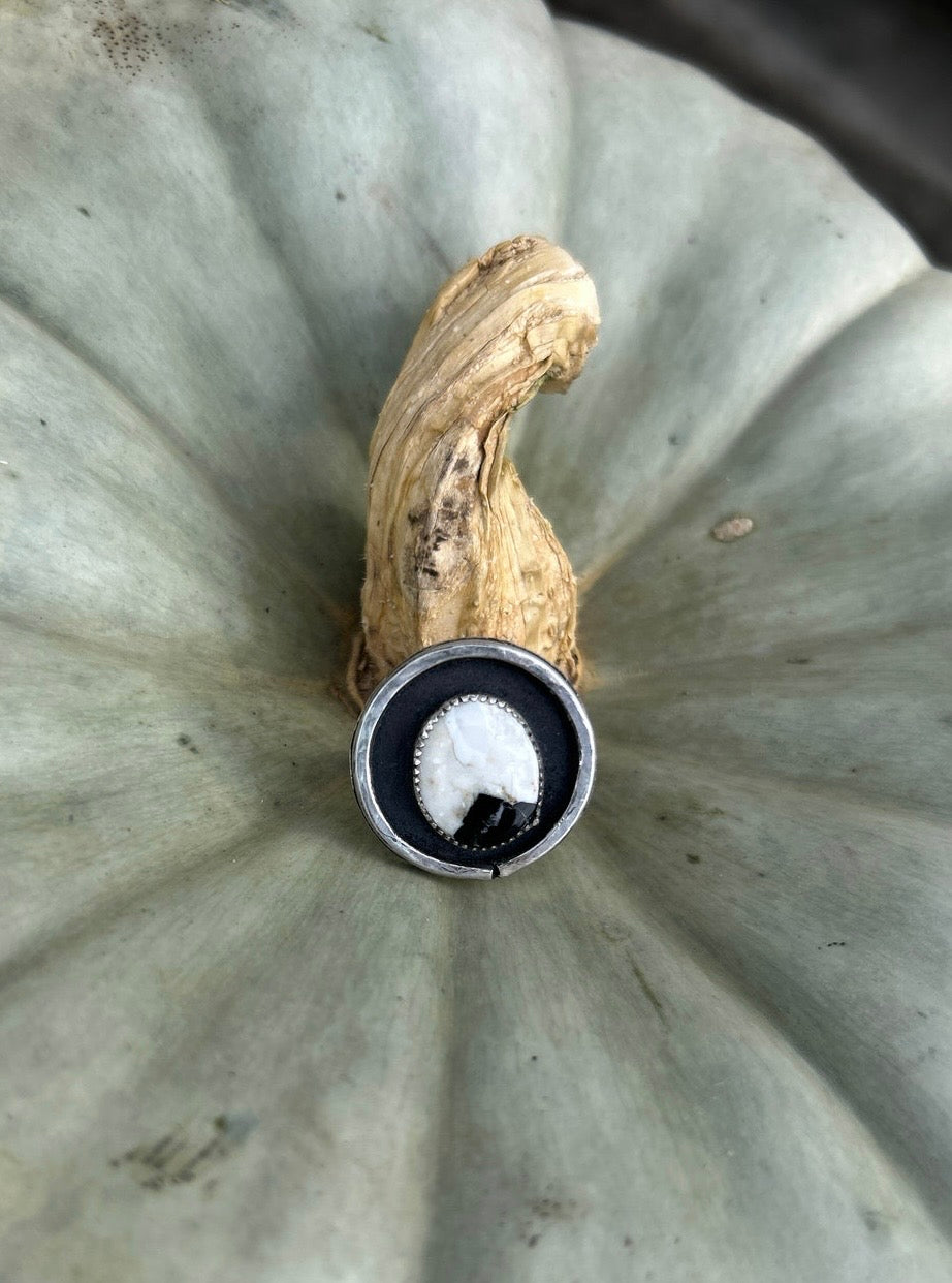 White Buffalo Shadowbox Round Ring