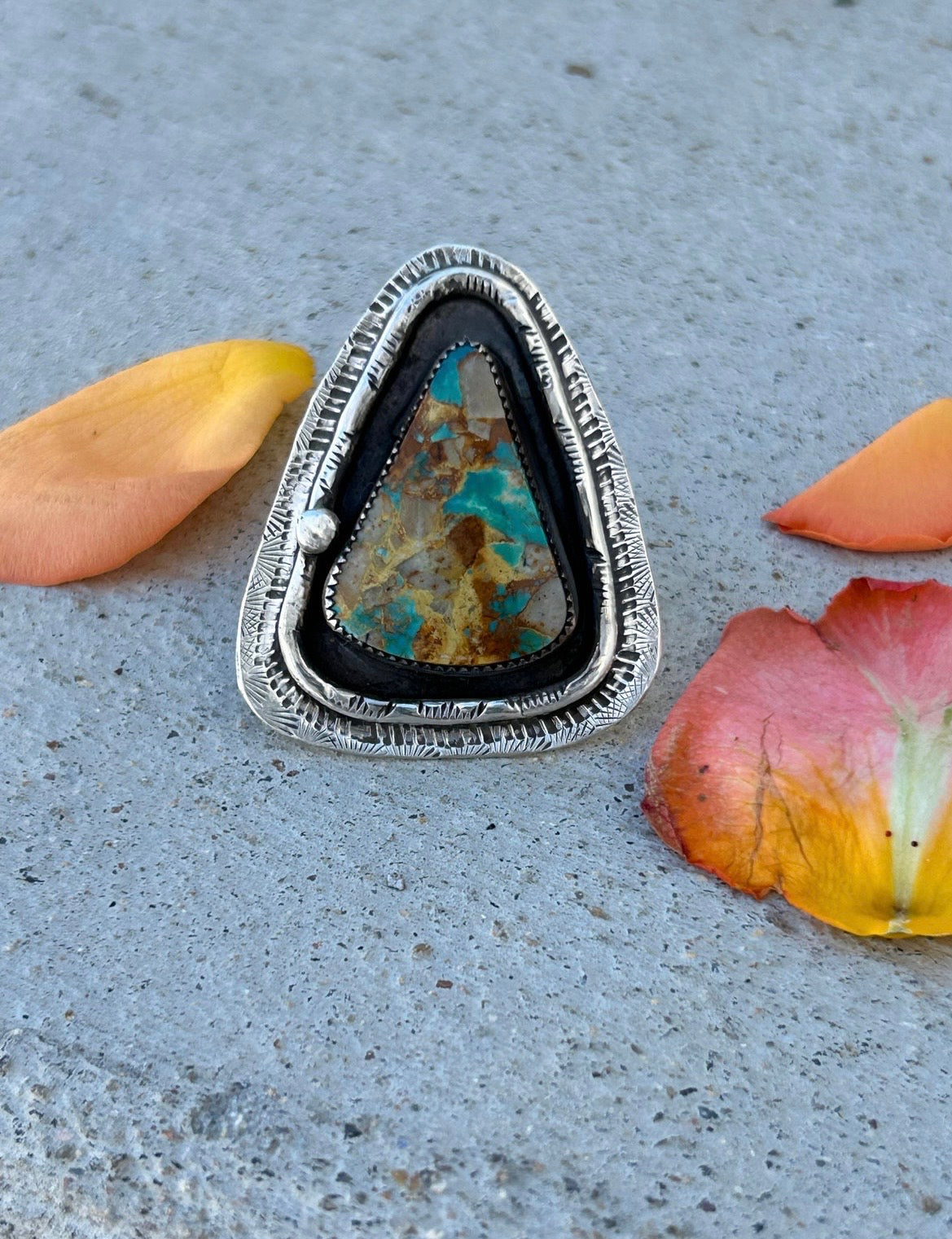 Royston Triangle Shadowbox Ring