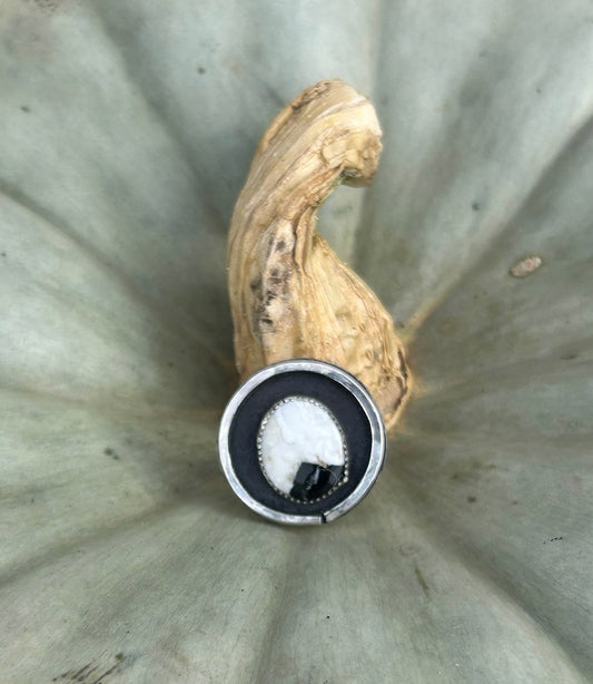 White Buffalo Shadowbox Round Ring