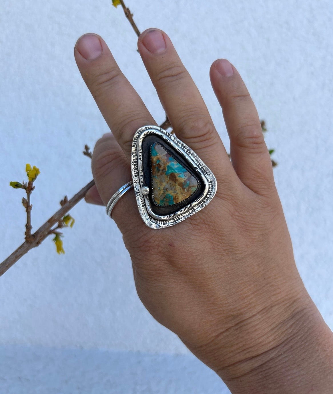 Royston Triangle Shadowbox Ring